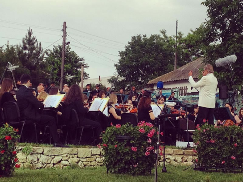 Prima zi a Festivalului "descOPERĂ"