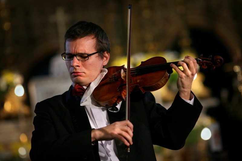 Violonistul Alexandru Tomescu, aclamat la Târgu Jiu