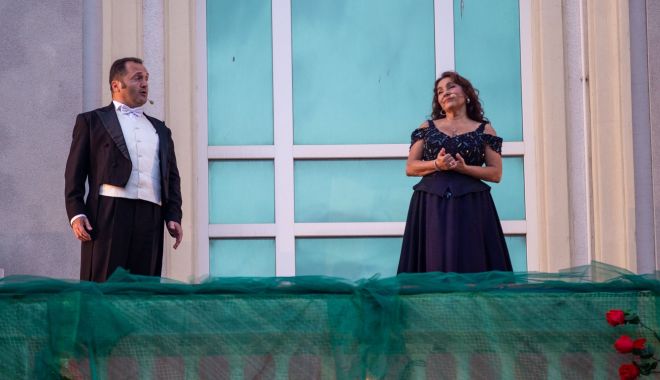 Concert de arii şi cântece celebre, la Teatrul „Oleg Danovski”