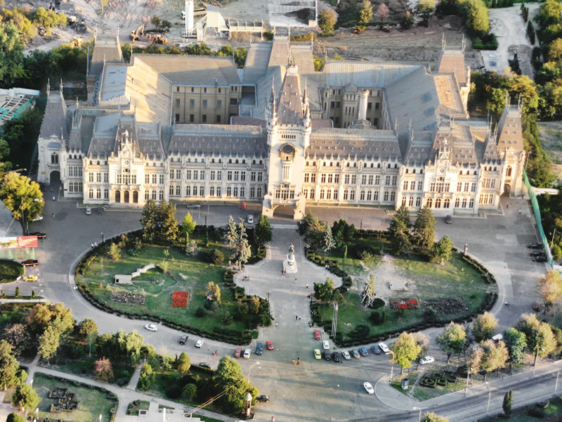 Deschiderea celei de-a 66-a stagiuni a Operei Naţionale Române din Iaşi a fost amânată pentru duminică seară