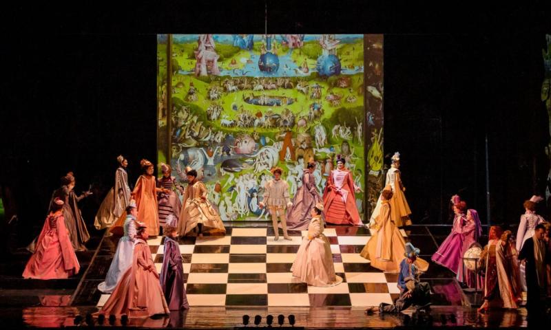 Don Carlo, Madama Butterfly, Frumoasa din Pădurea Adormită și Turandot,  în octombrie
