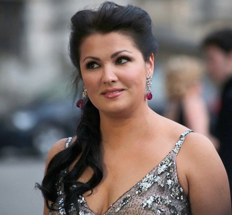 Anna Netrebko “voce unica al mondo” riceverà il 56 Premio Puccini