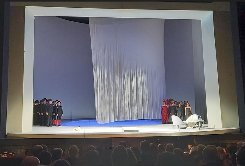 Traviata albă la Opera Poporului vienez, 2025
