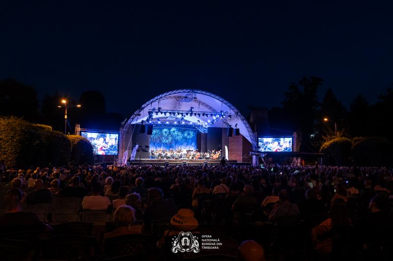 Peste 12.000 de spectatori au transformat Parcul Rozelor în scena emoției la ediția a XXI-a a Festivalului de Operă și Operetă