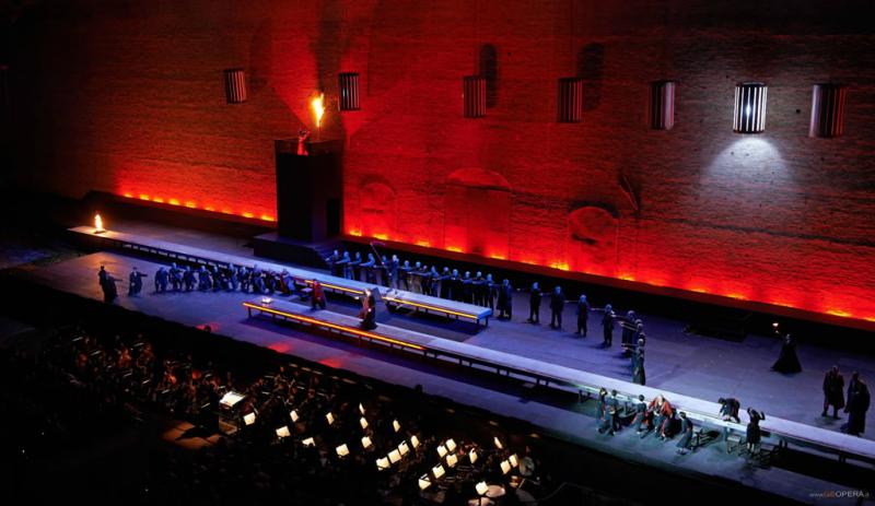Am gasit (ho trovato) un frumos "Il trovatore" la Macerata